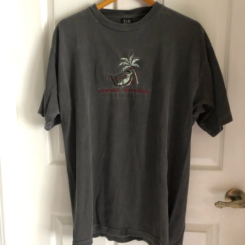 Bahamas tee shirt alligator palm tree embroidered Nassau DK Embroidry Vintage